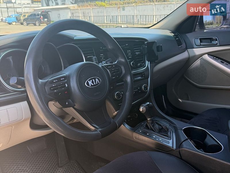 Седан Kia Optima 2013 в Киеве