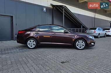 Седан Kia Optima 2011 в Києві