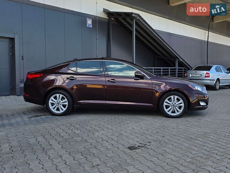 Седан Kia Optima 2011 в Києві