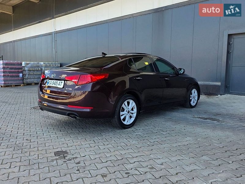 Седан Kia Optima 2011 в Києві