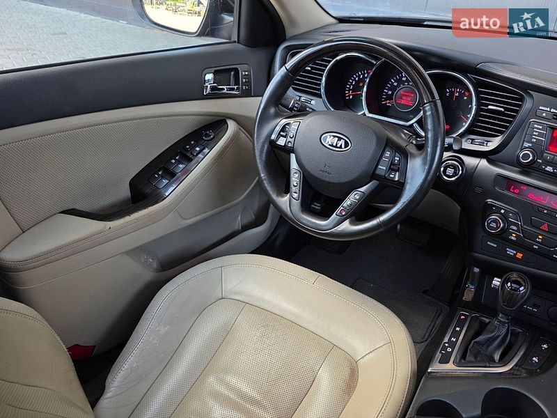 Седан Kia Optima 2011 в Києві