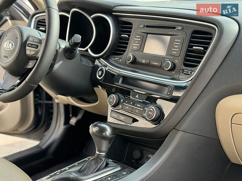 Седан Kia Optima 2015 в Киеве