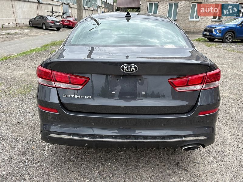 Седан Kia Optima 2018 в Киеве
