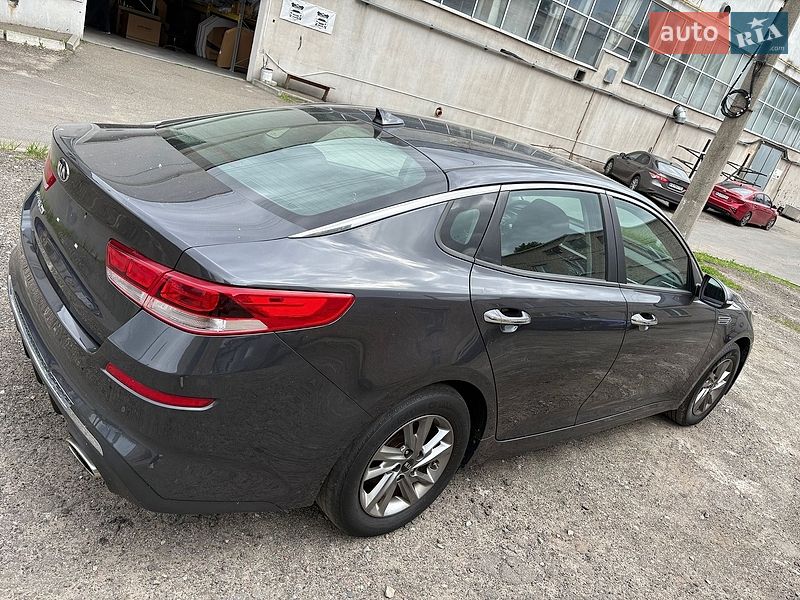 Седан Kia Optima 2018 в Киеве