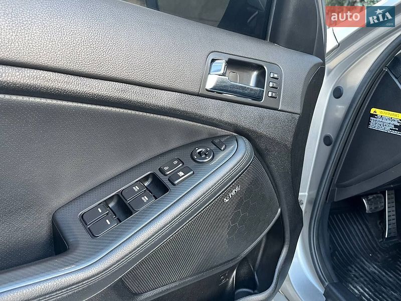 Седан Kia Optima 2012 в Одесі