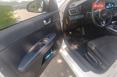 Седан Kia Optima 2016 в Днепре