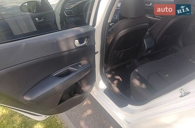 Седан Kia Optima 2016 в Днепре