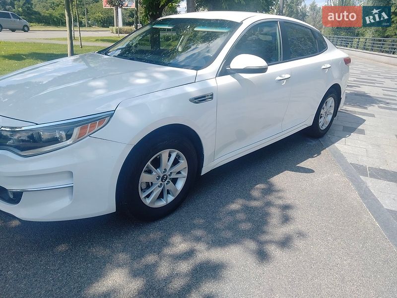 Седан Kia Optima 2016 в Днепре