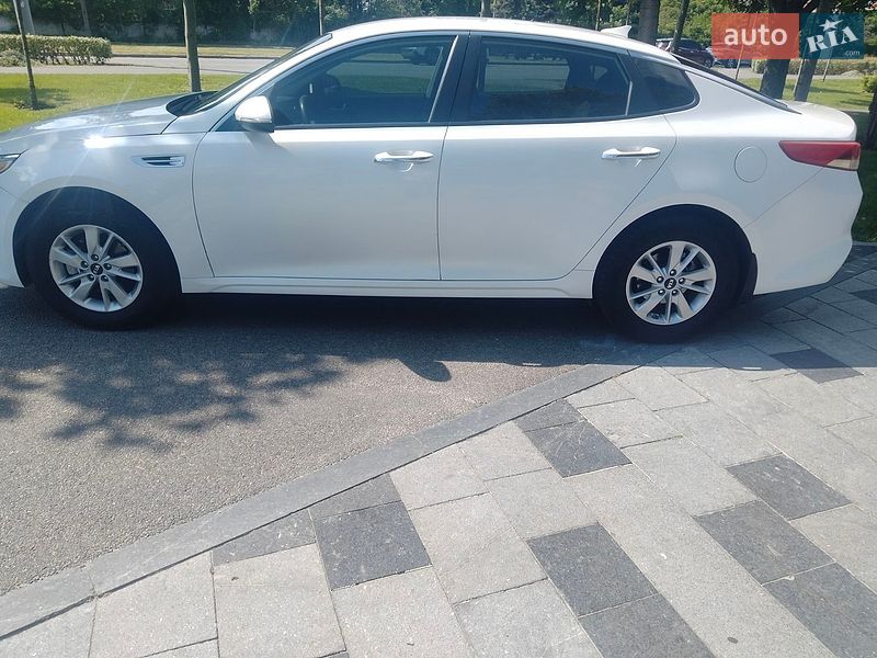 Седан Kia Optima 2016 в Днепре
