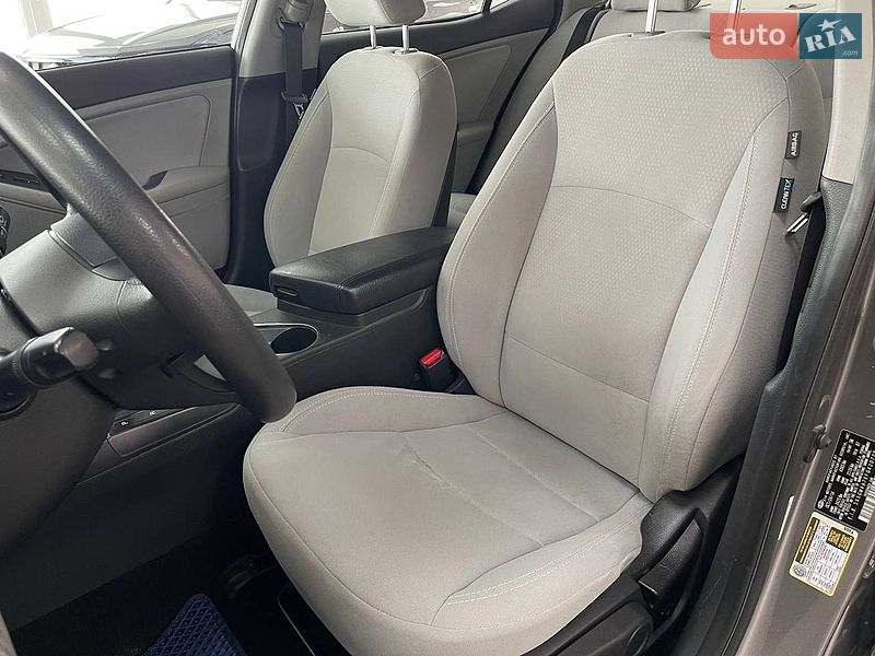 Седан Kia Optima 2014 в Киеве