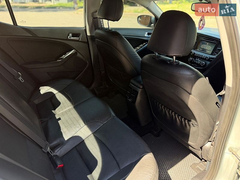 Седан Kia Optima 2014 в Кривому Розі