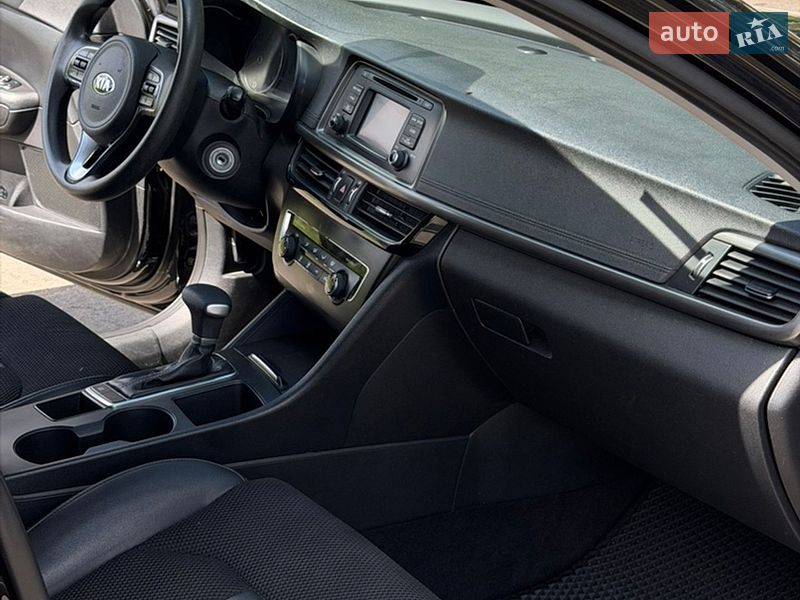 Седан Kia Optima 2016 в Києві