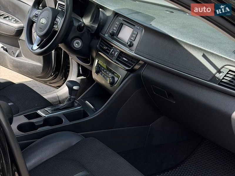 Седан Kia Optima 2016 в Києві