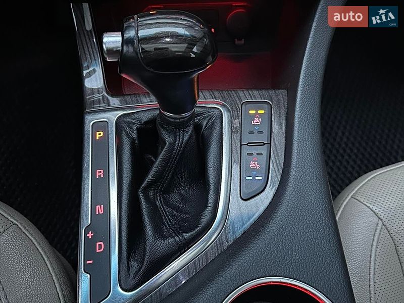 Седан Kia Optima 2014 в Киеве