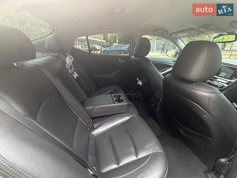 Седан Kia Optima 2014 в Львове