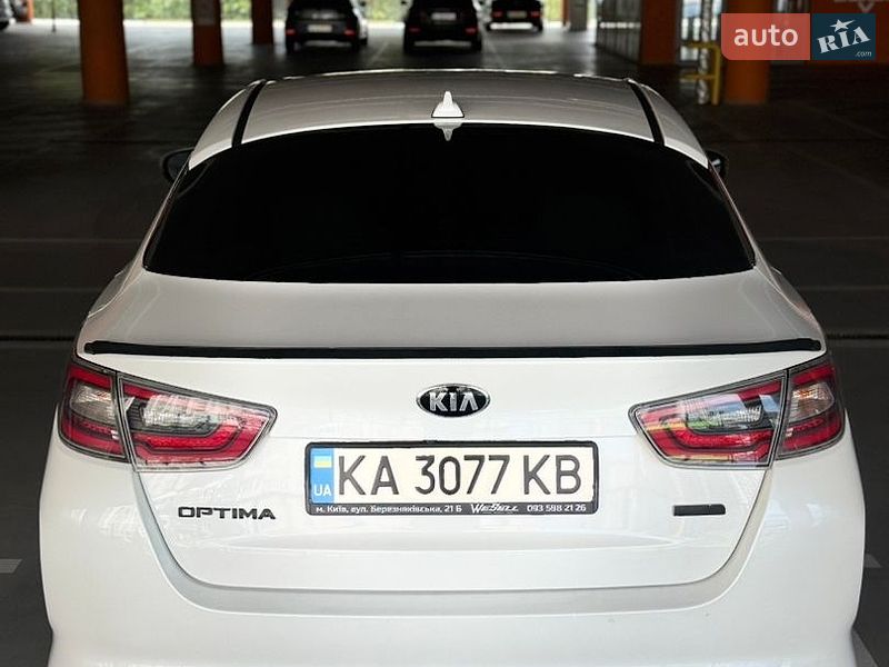 Седан Kia Optima 2014 в Киеве