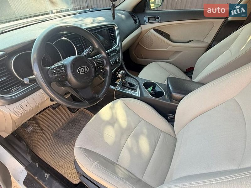Седан Kia Optima 2015 в Харькове