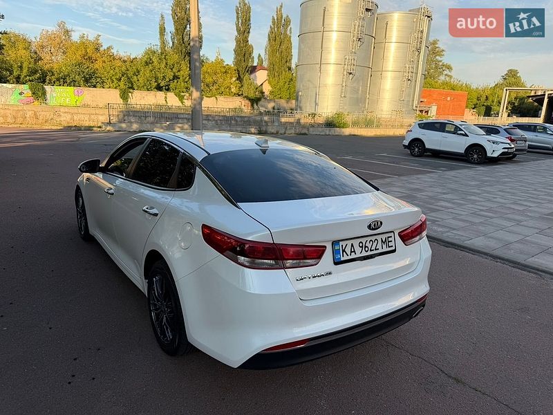 Седан Kia Optima 2017 в Києві