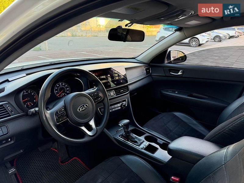 Седан Kia Optima 2017 в Києві