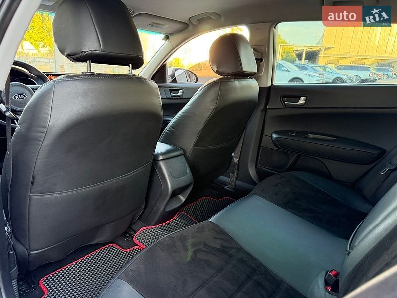 Седан Kia Optima 2017 в Києві