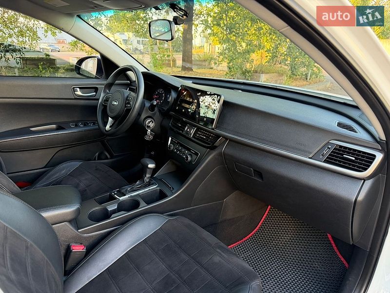 Седан Kia Optima 2017 в Києві