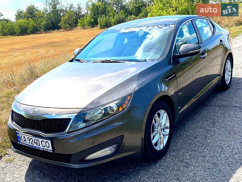 Седан Kia Optima 2012 в Лозовой