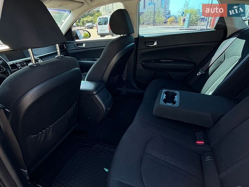 Седан Kia Optima 2016 в Киеве
