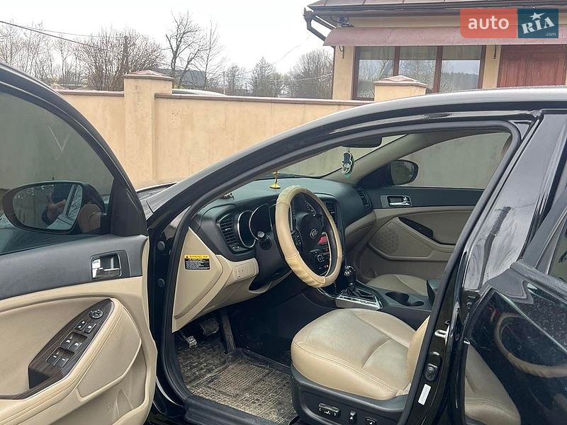 Седан Kia Optima 2012 в Ивано-Франковске