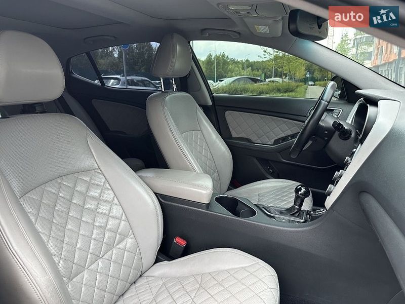 Седан Kia Optima 2015 в Киеве