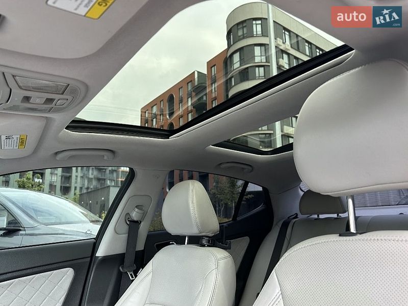 Седан Kia Optima 2015 в Киеве
