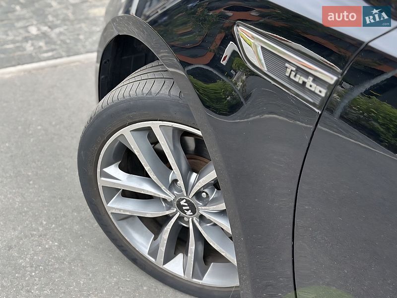 Седан Kia Optima 2015 в Киеве