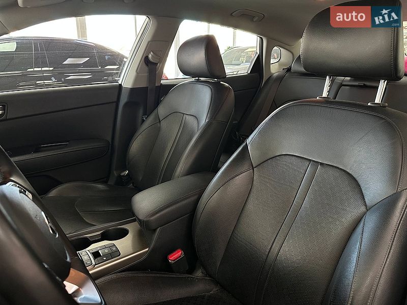 Седан Kia Optima 2019 в Киеве