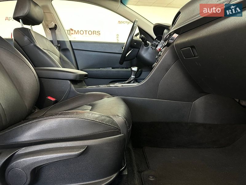 Седан Kia Optima 2019 в Киеве
