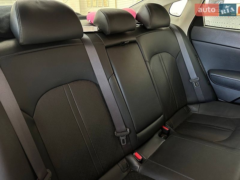 Седан Kia Optima 2019 в Киеве