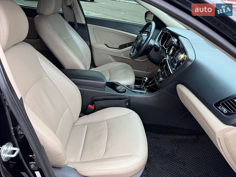 Седан Kia Optima 2013 в Киеве