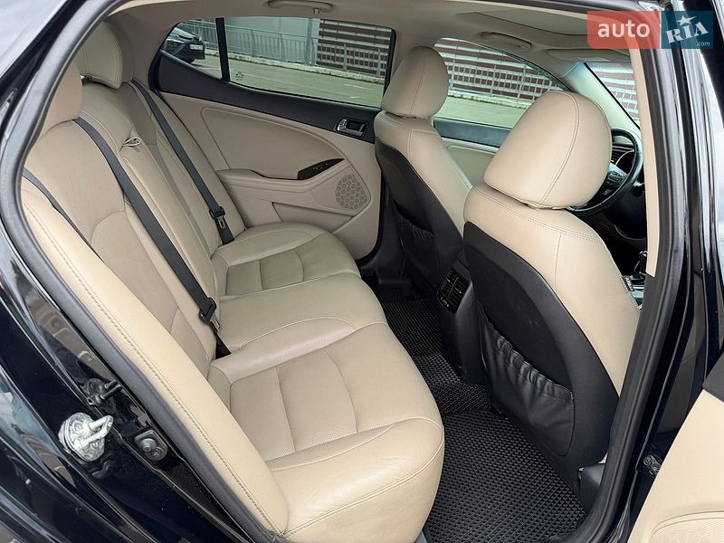 Седан Kia Optima 2013 в Киеве