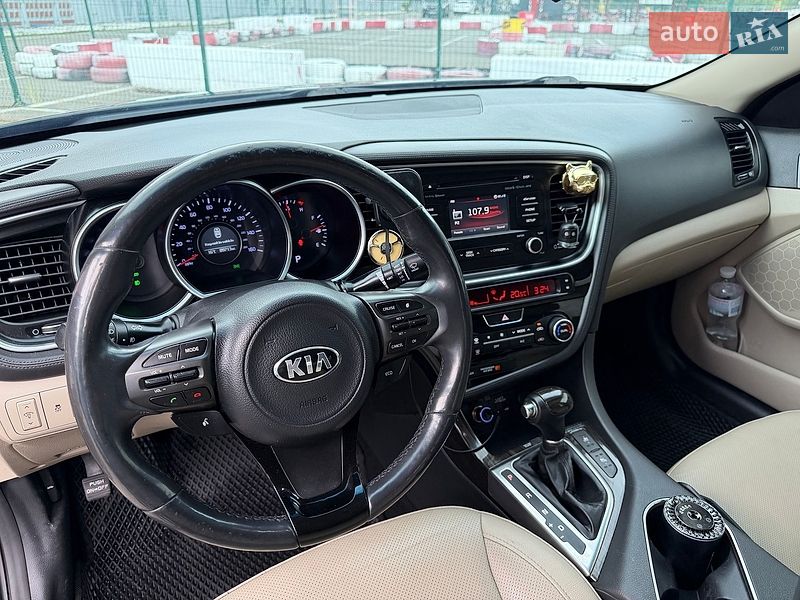 Седан Kia Optima 2013 в Киеве