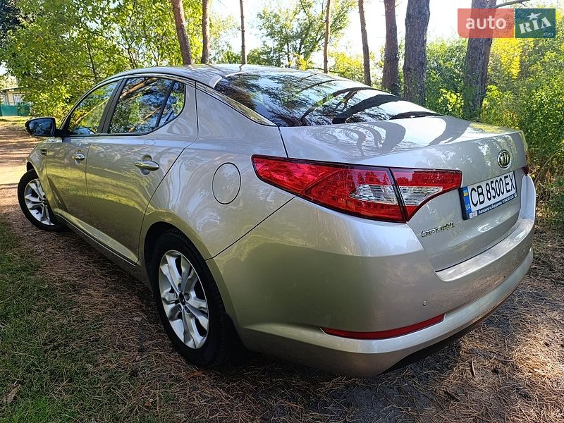 Седан Kia Optima 2012 в Лубнах