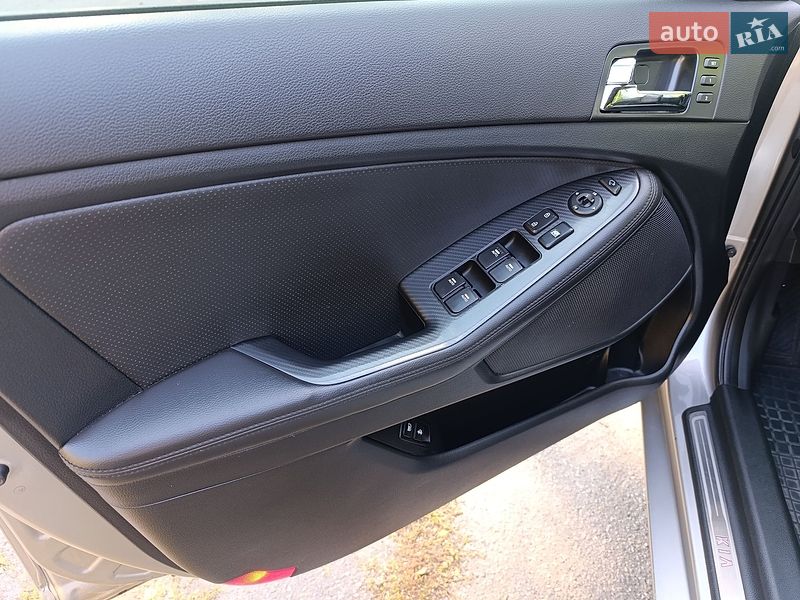 Седан Kia Optima 2012 в Лубнах