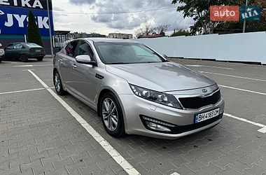 Седан Kia Optima 2012 в Южному