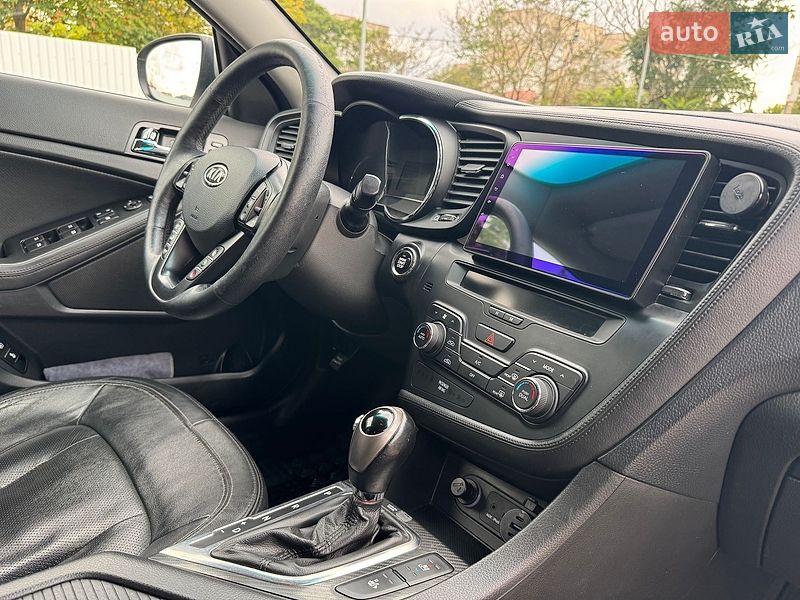 Седан Kia Optima 2012 в Южному