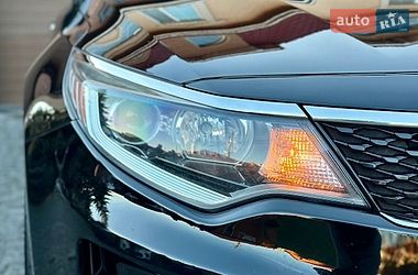 Седан Kia Optima 2016 в Святопетровское
