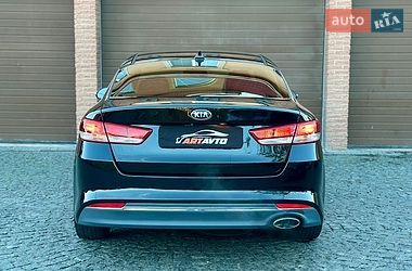 Седан Kia Optima 2016 в Святопетровское