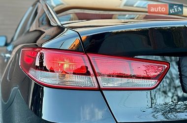 Седан Kia Optima 2016 в Святопетровское