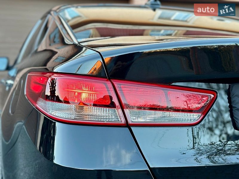 Седан Kia Optima 2016 в Святопетровское