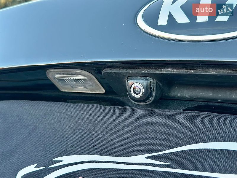 Седан Kia Optima 2016 в Святопетровское