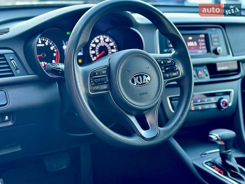 Седан Kia Optima 2016 в Святопетровское