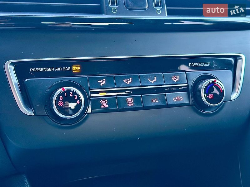 Седан Kia Optima 2016 в Святопетровское