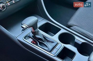Седан Kia Optima 2016 в Святопетрівське