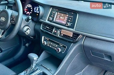 Седан Kia Optima 2016 в Святопетровское
